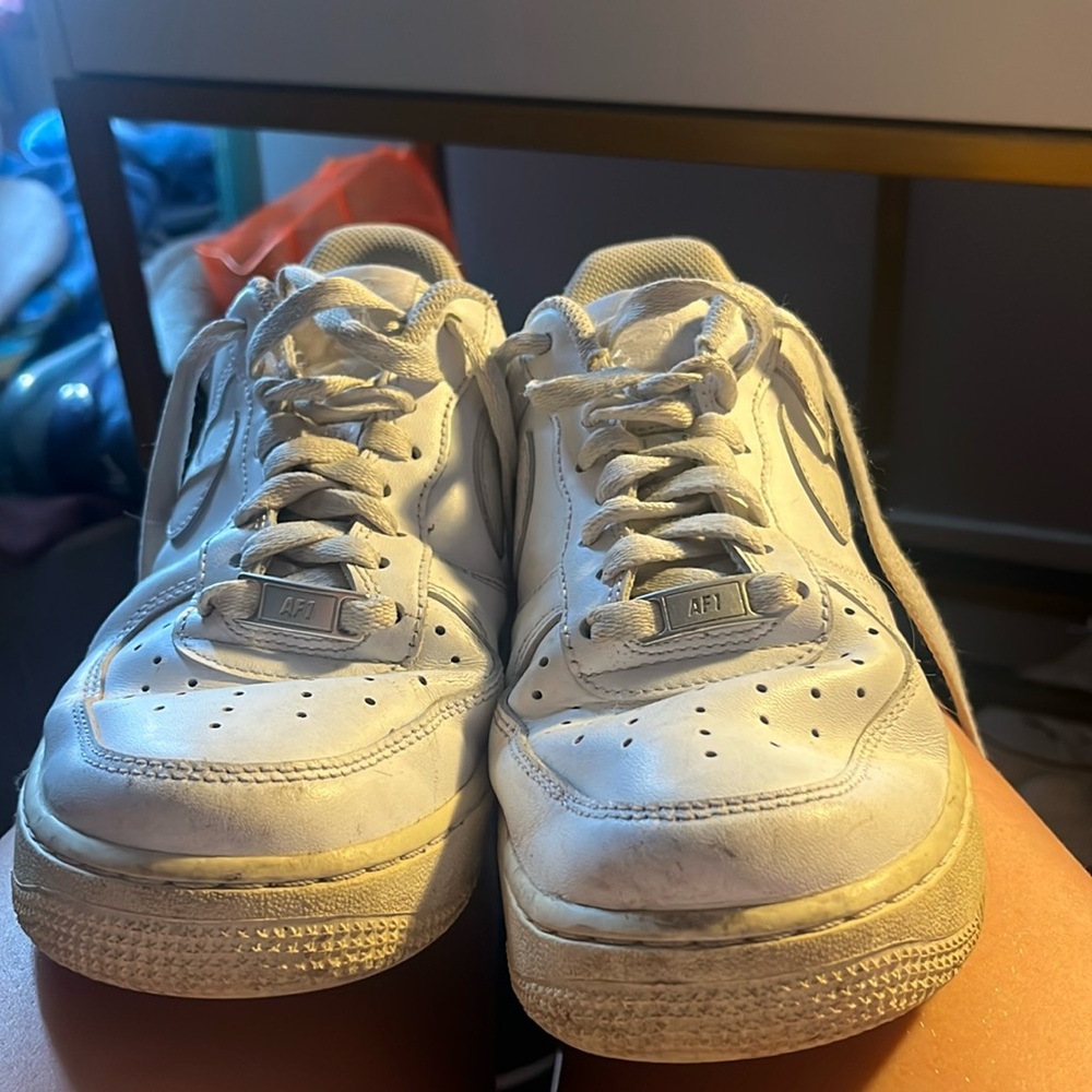 Little beat up White nike air forces someone can fix up
